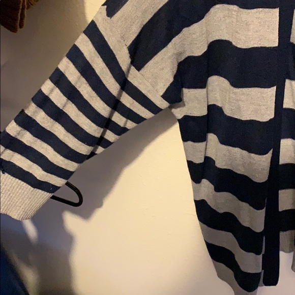 Gray and navy blue striped cardigan - Picture 2 of 3